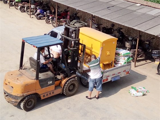 飼料攪拌機(jī)