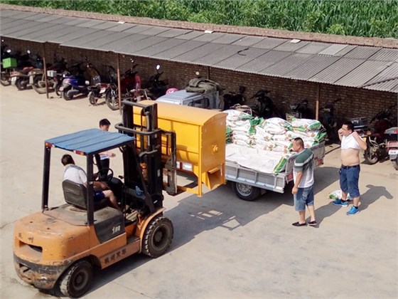 飼料攪拌機(jī)