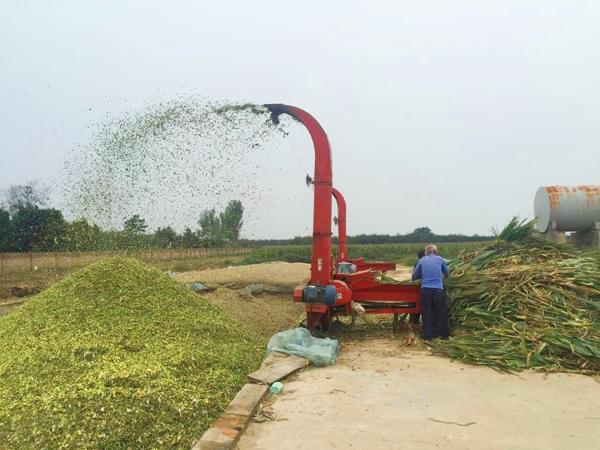 鍘草機