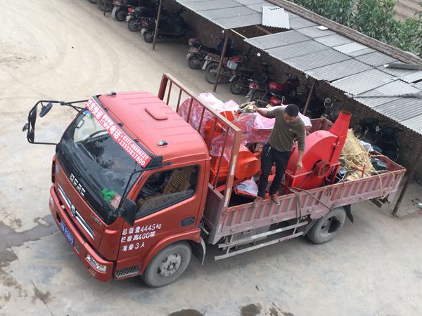 【海南】鍘草揉絲機(jī)成為養(yǎng)殖用戶所需的秸稈粉碎機(jī)設(shè)備